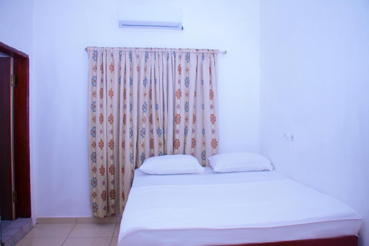 Hotel Amazone Cotonou Exterior foto