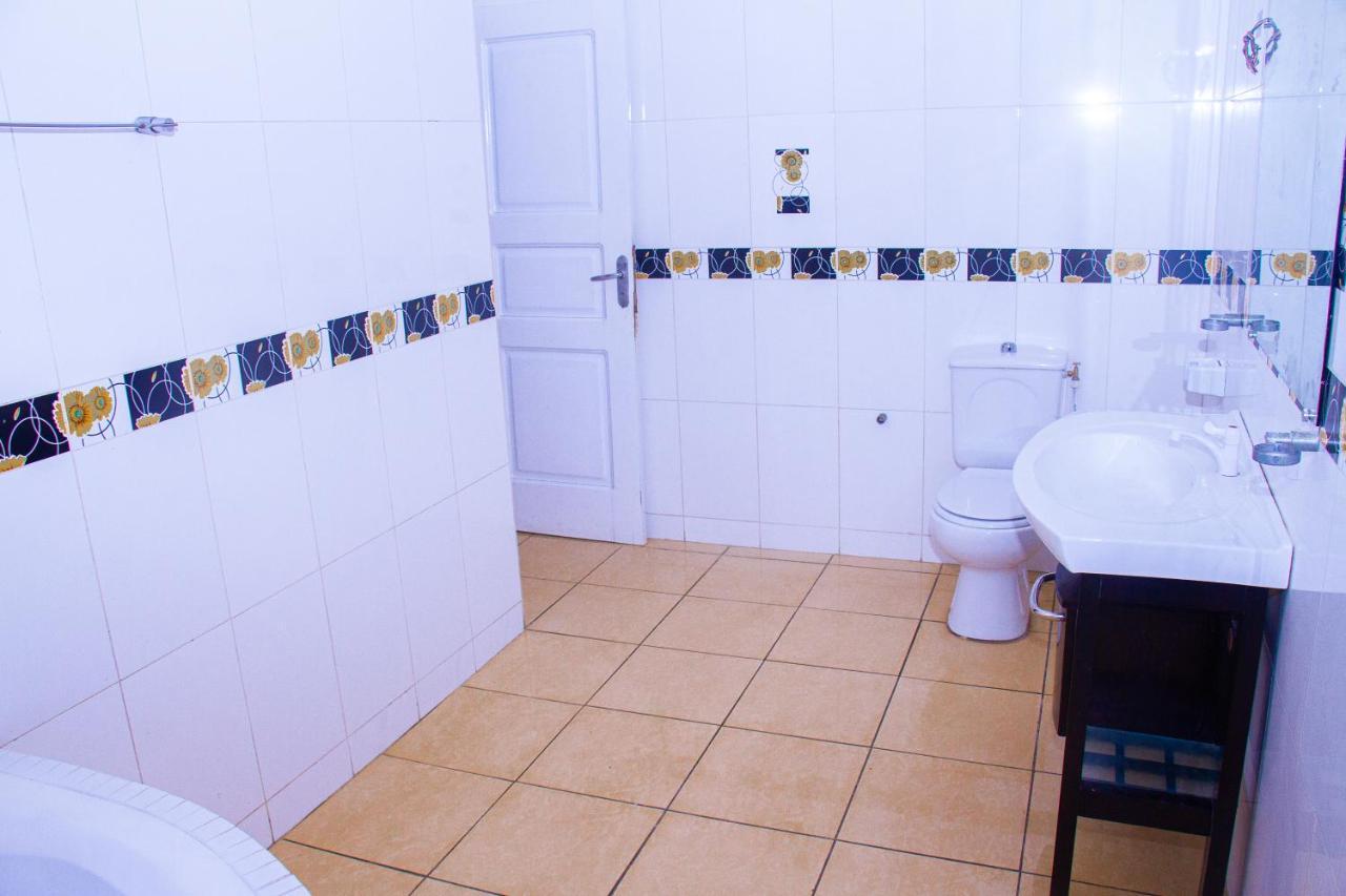 Hotel Amazone Cotonou Exterior foto